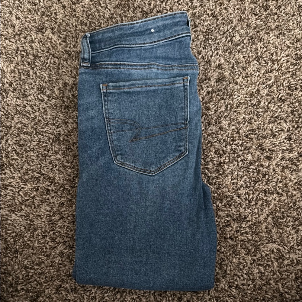 AMERICAN EAGLE SKINNY JEANS NO RIPS size 6 SHORT